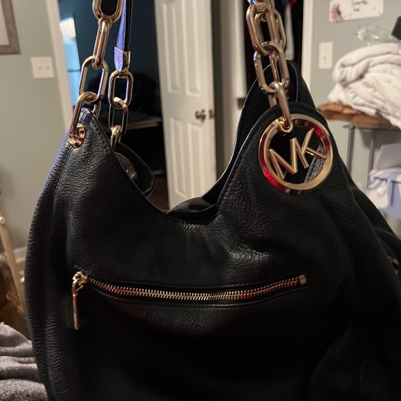 Michael  Kors large m, multi-compartment purse - Picture 1 of 4